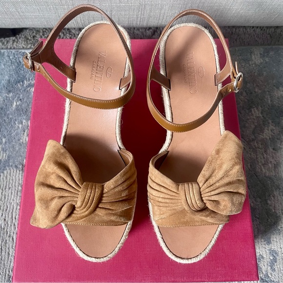 Valentino Suede Bow Wedges - Picture 12 of 14